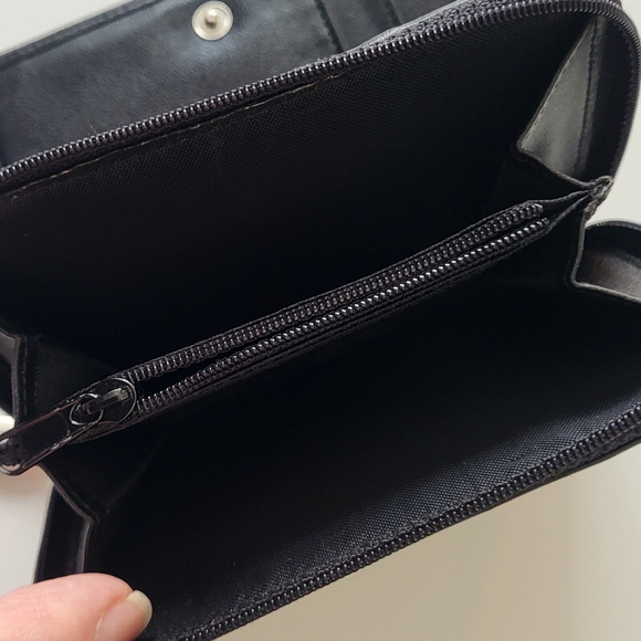 Stone Mountain Bi-Fold Wallet Soft Black Leather - Picture 5 of 9